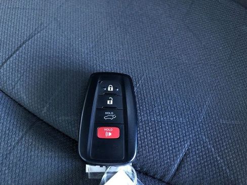 Used 2022 Toyota RAV4 XLE image 26