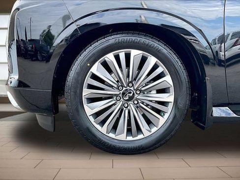 Used 2026 INFINITI QX80 Luxe w/ Cargo Package AWD/4WD image 9