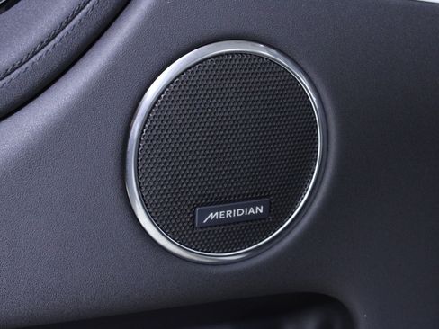 Used 2025 Land Rover Discovery Sport S image 20