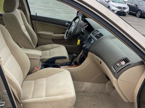 Used 2005 Honda Accord EX image 22