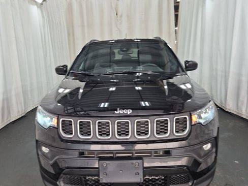 Used 2026 Jeep Compass Latitude AWD/4WD image 2