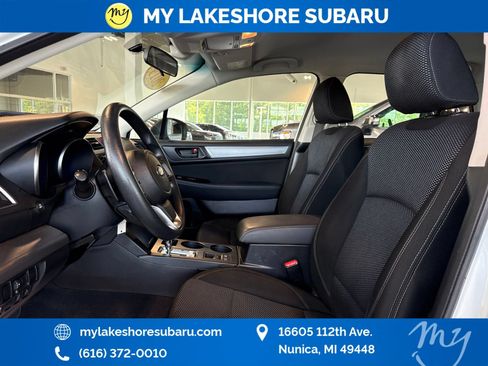 Used 2019 Subaru Outback 2.5i AWD/4WD image 10