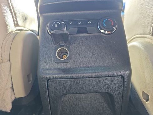 Used 2014 Ford Explorer XLT w/ Equipment Group 202A AWD/4WD image 21