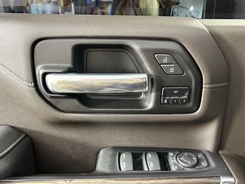 Used 2021 GMC Sierra 3500 Denali w/ Denali Ultimate Package image 17