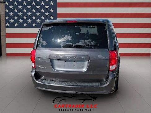 Used 2018 Dodge Grand Caravan SE FWD image 8