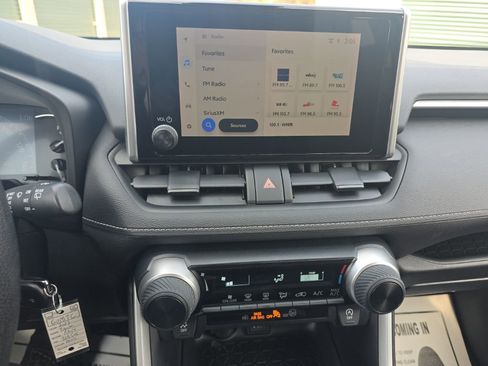 Used 2023 Toyota RAV4 LE image 21