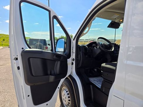 Used 2024 RAM ProMaster 3500 w/ Convenience Group FWD image 12