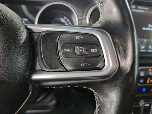 Used 2022 Jeep Wrangler Unlimited Sahara w/ Cold Weather Group AWD/4WD image 19