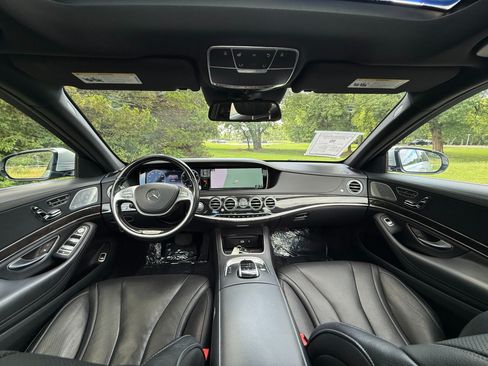 Used 2017 Mercedes-Benz S 550 4MATIC Sedan image 16