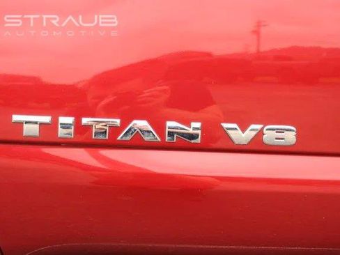 Used 2018 Nissan Titan SL AWD/4WD image 12