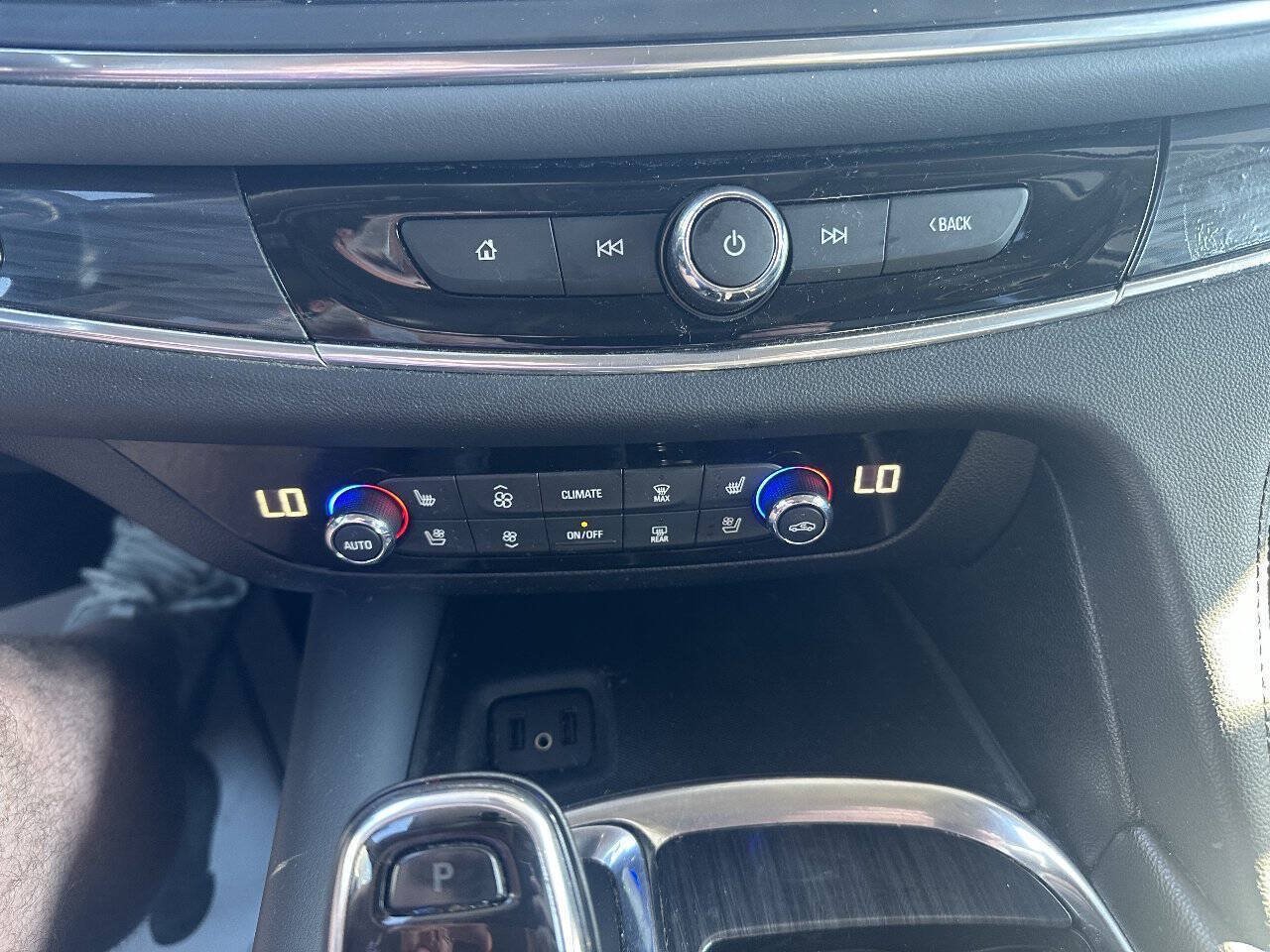 Used 2018 Buick Enclave Premium w/ Trailering Package FWD image 11