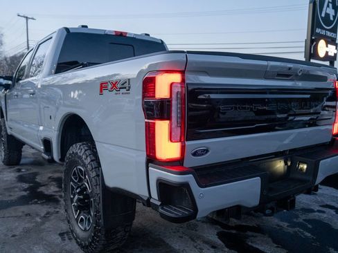 Used 2025 Ford F350 Platinum w/ FX4 Off-Road Package image 6