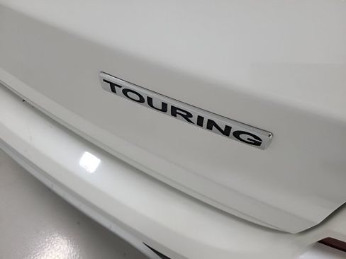 Used 2016 Honda CR-V Touring image 9