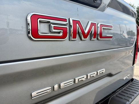 Used 2023 GMC Sierra 1500 SLT AWD/4WD image 15