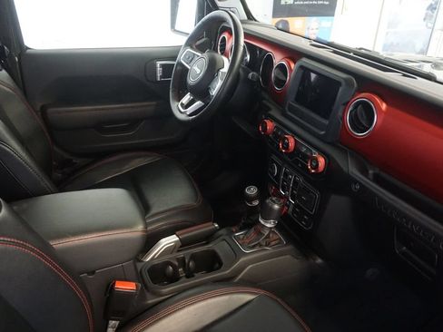 Used 2021 Jeep Wrangler Unlimited Rubicon w/ Cold Weather Group AWD/4WD image 22
