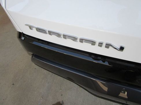 New 2026 GMC Terrain AT4 w/ Technology Package II AWD/4WD image 11