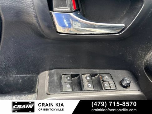 Used 2022 Toyota Tacoma TRD Off-Road w/ TRD Premium Off Road Package AWD/4WD image 15