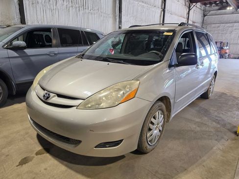 Used 2006 Toyota Sienna CE FWD image 1