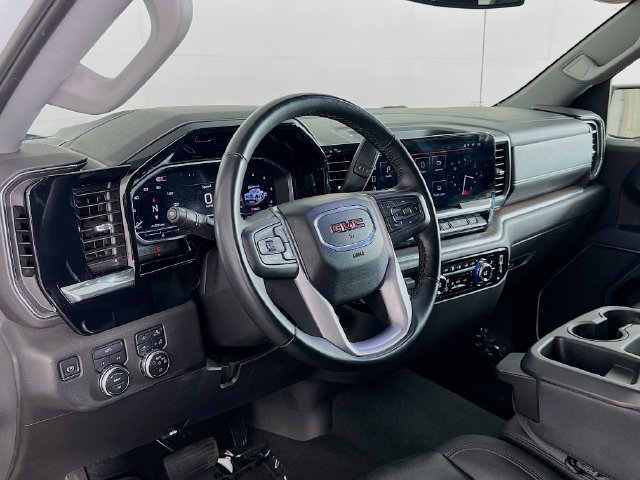 Used 2025 GMC Sierra 1500 SLT AWD/4WD image 35