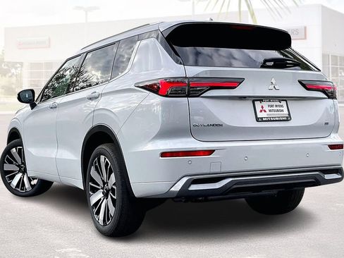 New 2026 Mitsubishi Outlander SEL FWD image 3