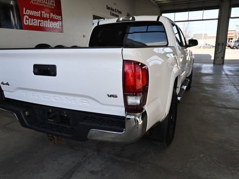 Used 2019 Toyota Tacoma SR5 AWD/4WD image 6