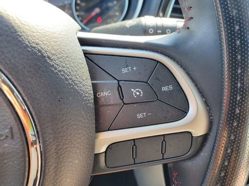 Used 2018 Jeep Compass Limited w/ Navigation Group AWD/4WD image 8