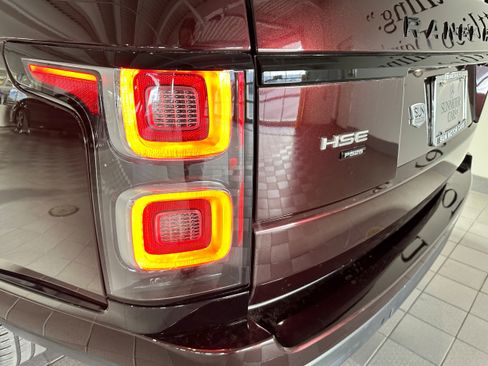 Used 2020 Land Rover Range Rover HSE image 39