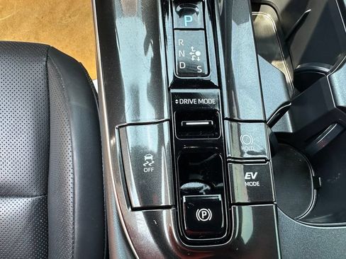 Certified 2025 Toyota Crown Signia w/ Advanced Technology Package AWD/4WD image 18