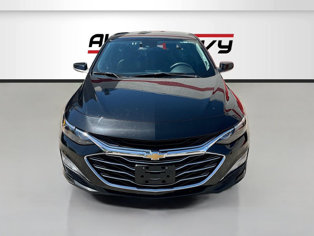 Used 2024 Chevrolet Malibu LT FWD image 2
