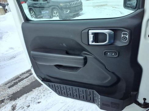 Used 2020 Jeep Gladiator Sport w/ Quick Order Package 24S image 15