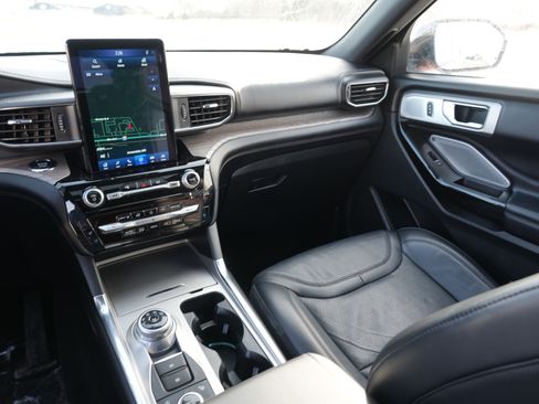 Used 2021 Ford Explorer Platinum w/ Equipment Group 601A image 24