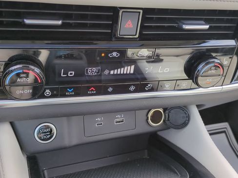 Used 2023 Nissan Rogue SL w/ SL Premium Package FWD image 20