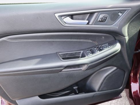 Used 2024 Ford Edge Titanium image 12