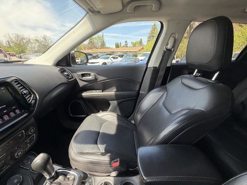 Used 2019 Jeep Compass Limited AWD/4WD image 12