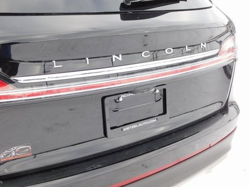 Used 2023 Lincoln Nautilus AWD w/ Premium Package image 28