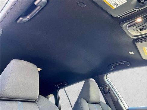 Used 2024 Toyota Corolla Cross SE image 17