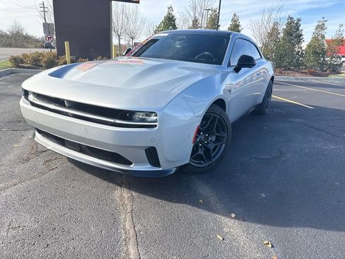 Used 2024 Dodge Charger R/T w/ Plus Group image 3
