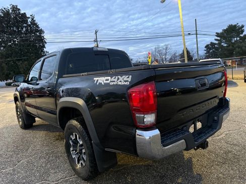 Used 2017 Toyota Tacoma TRD Off-Road w/ Tow Package (A/T) image 25