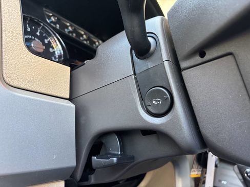 Used 2013 Ford F150 Lariat w/ Luxury Equipment Group image 38