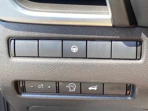 Used 2024 Nissan Rogue SV FWD image 20