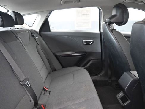 Used 2025 Kia K4 LXS FWD image 13