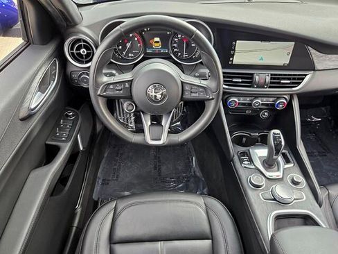 Used 2022 Alfa Romeo Giulia Sprint RWD image 12