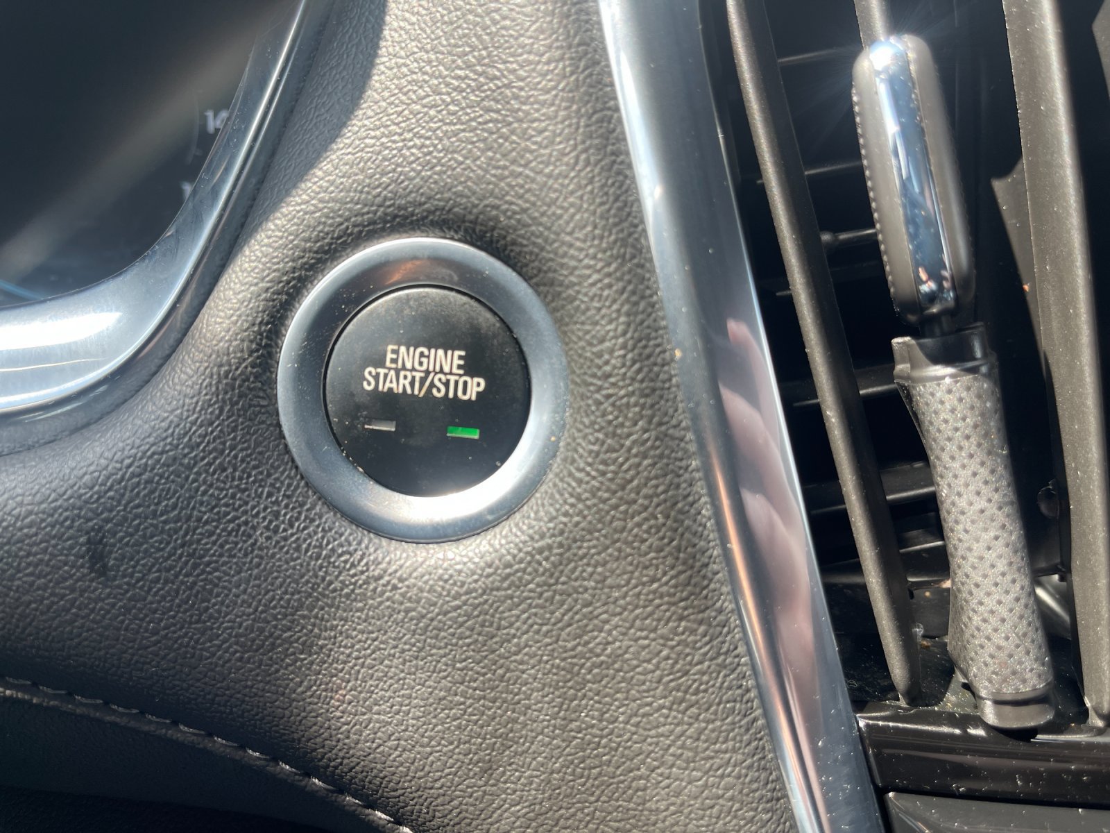 Used 2023 Chevrolet Traverse LT FWD image 25