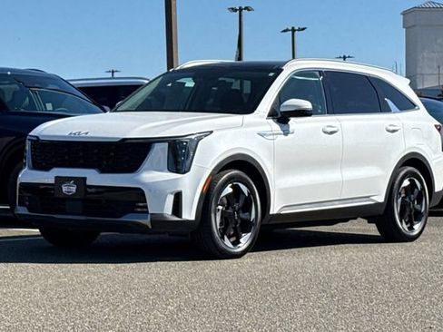 Certified 2025 Kia Sorento EX AWD/4WD image 10