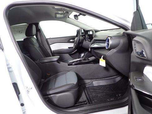 New 2026 Chevrolet Trax LT w/ LT Convenience Package image 28