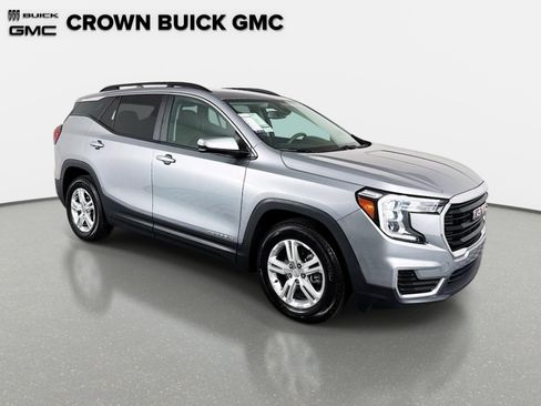 Certified 2024 GMC Terrain SLE w/ Driver Convenience Package FWD image 3