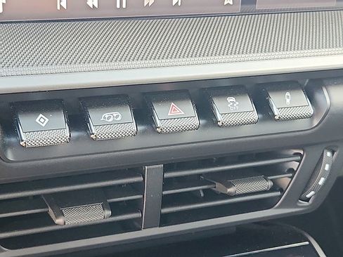 Certified 2025 Porsche 911 Carrera image 21