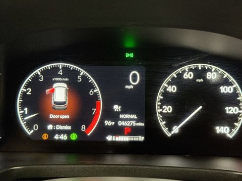 Used 2025 Honda Pilot TrailSport image 12