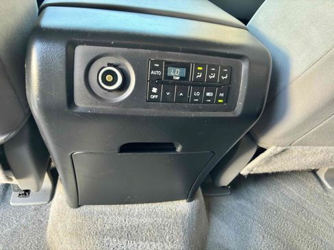 Used 2008 Toyota Sequoia SR5 RWD image 44