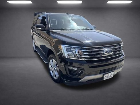 Used 2019 Ford Expedition XLT w/ Equipment Group 202A AWD/4WD image 8